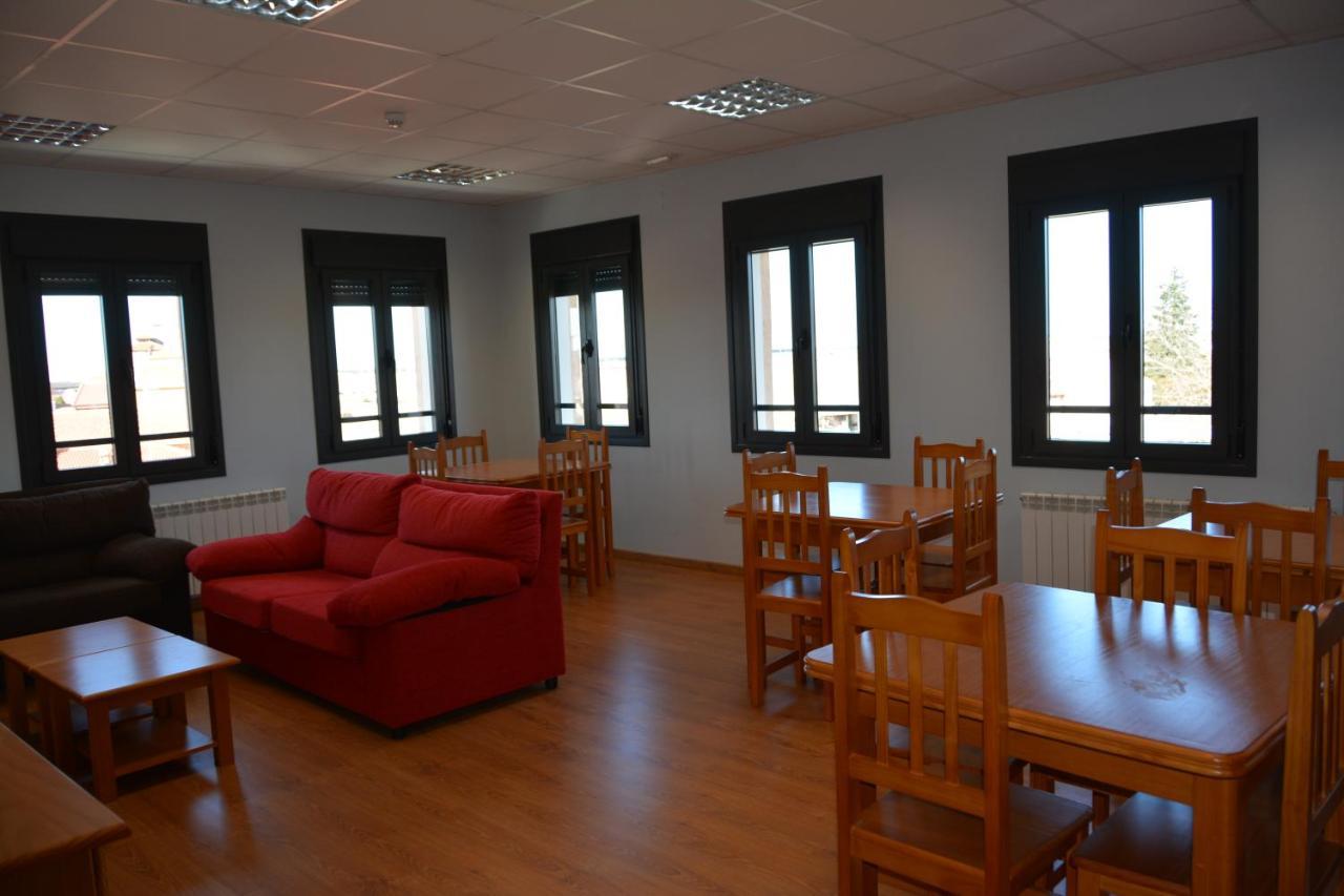 Albergue Villa Nava de la Asunción Exterior foto