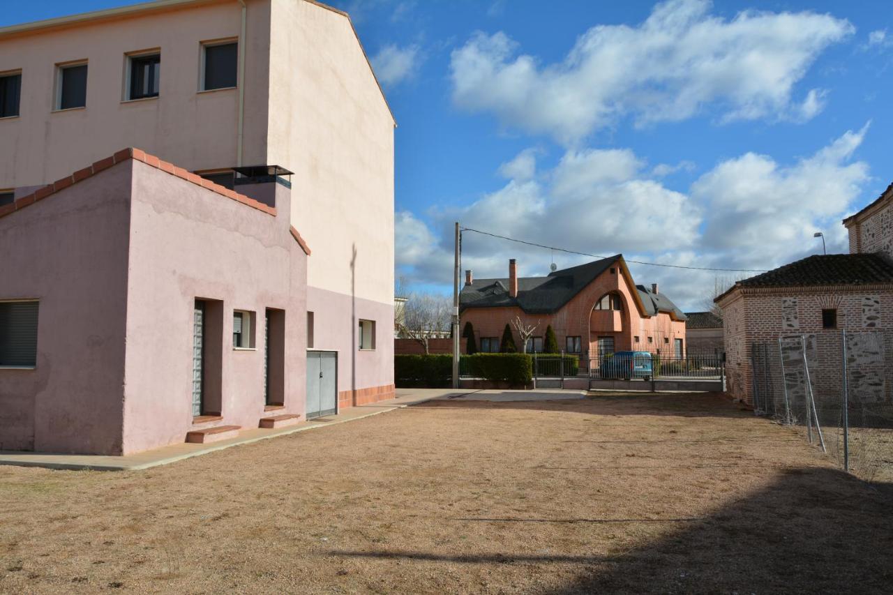 Albergue Villa Nava de la Asunción Exterior foto